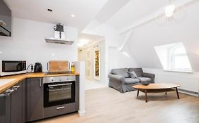 Urban Nest Apartments Bon 11